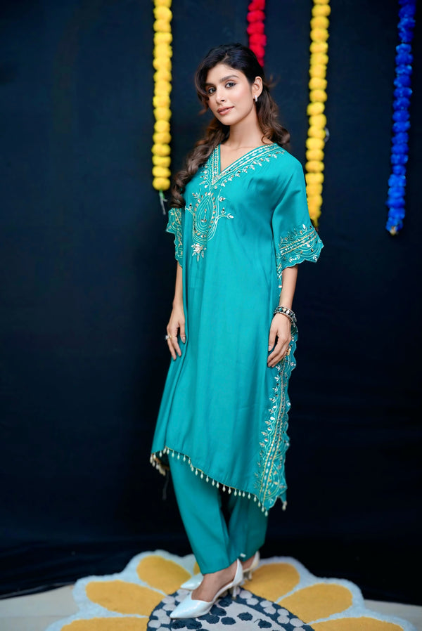 Green free size embellished kaftan #081003