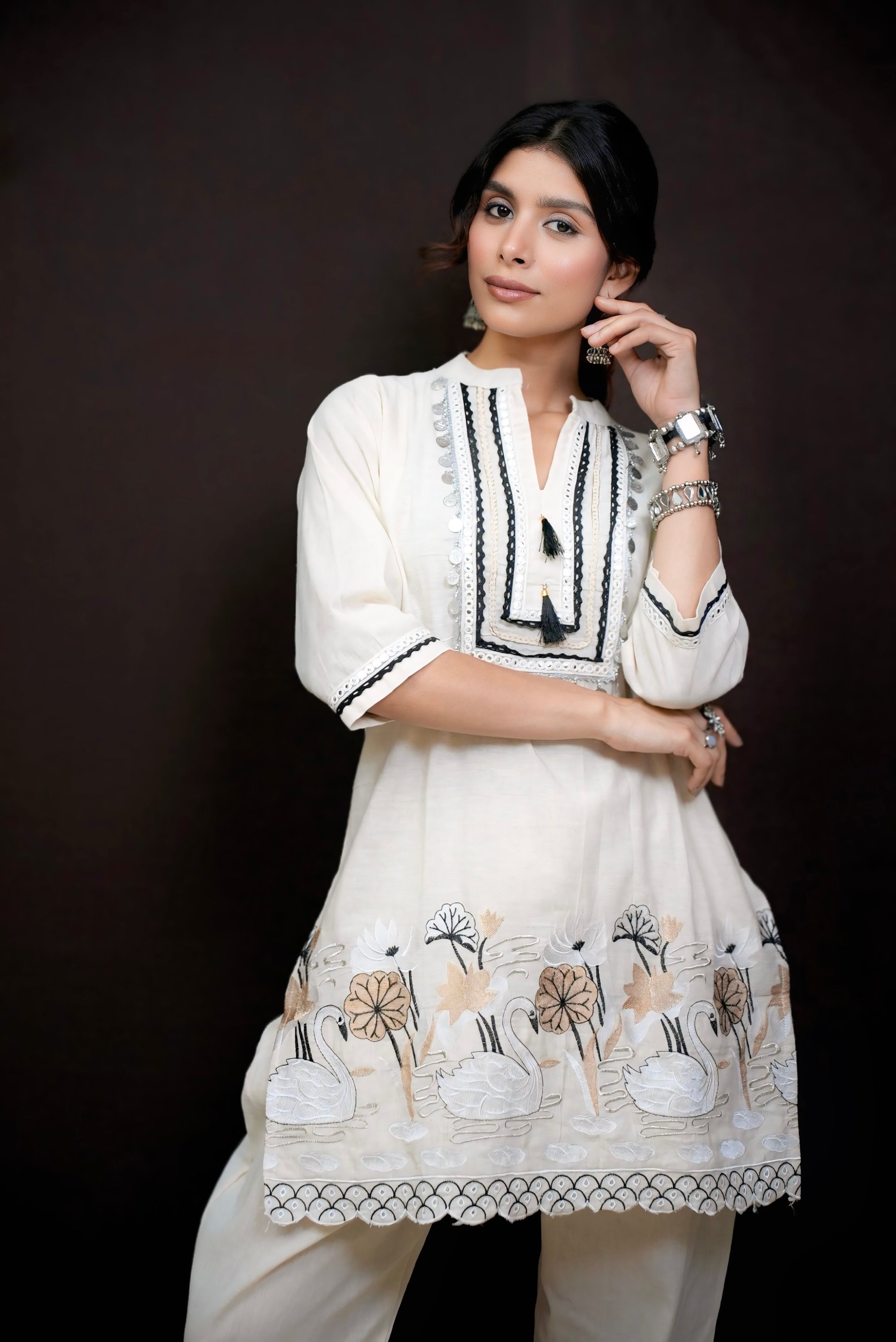 Beige embroidered kurta set #081005