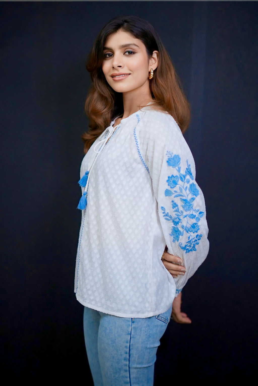 Ivory heavy embroidery top #290901