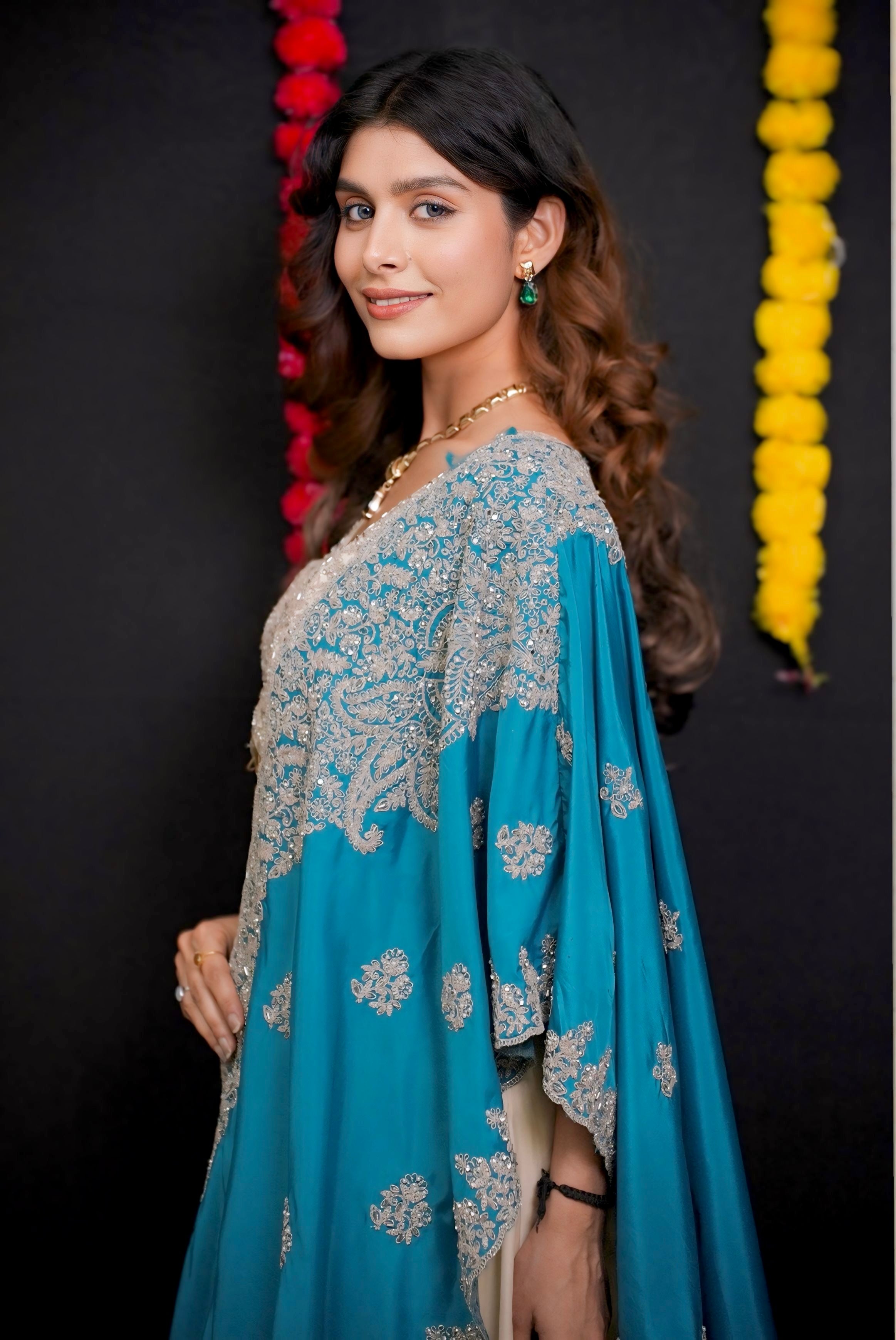 Turquoise & Cream skirt and top #041002