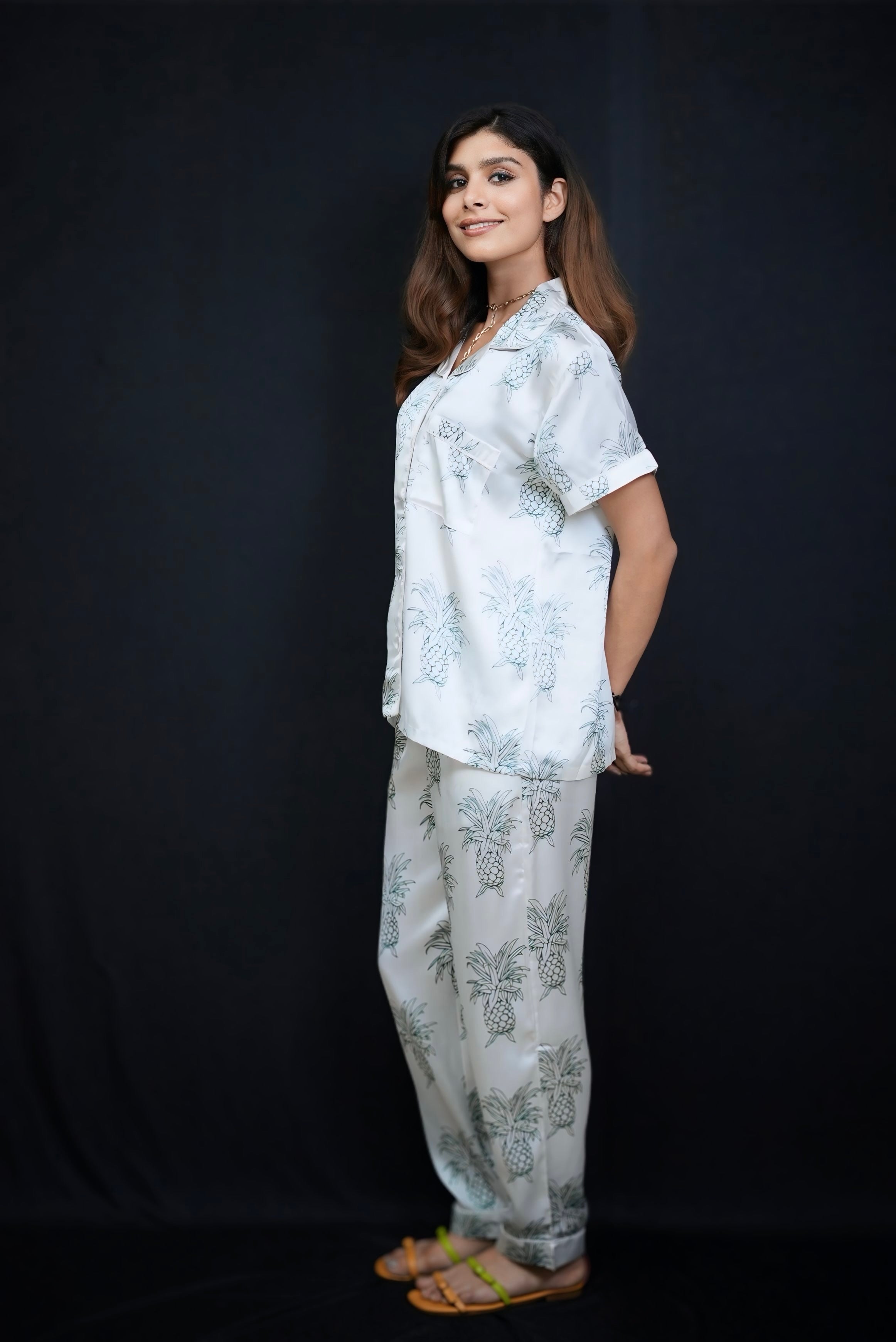 Pineapple Night set #011001