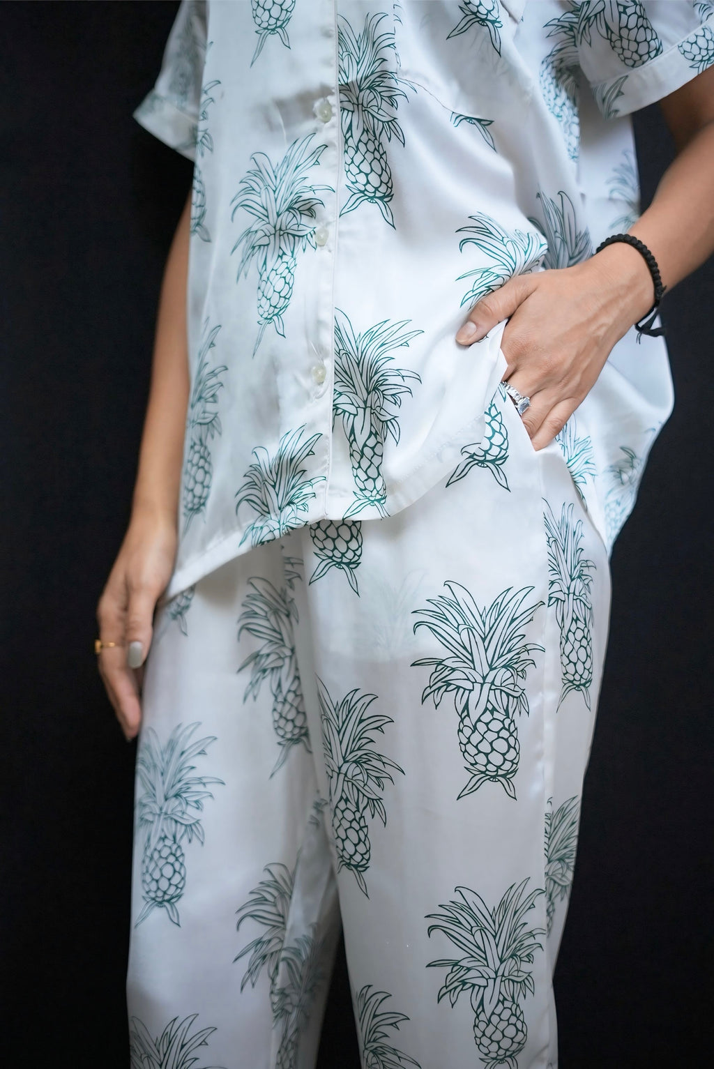 Pineapple Night set #011001