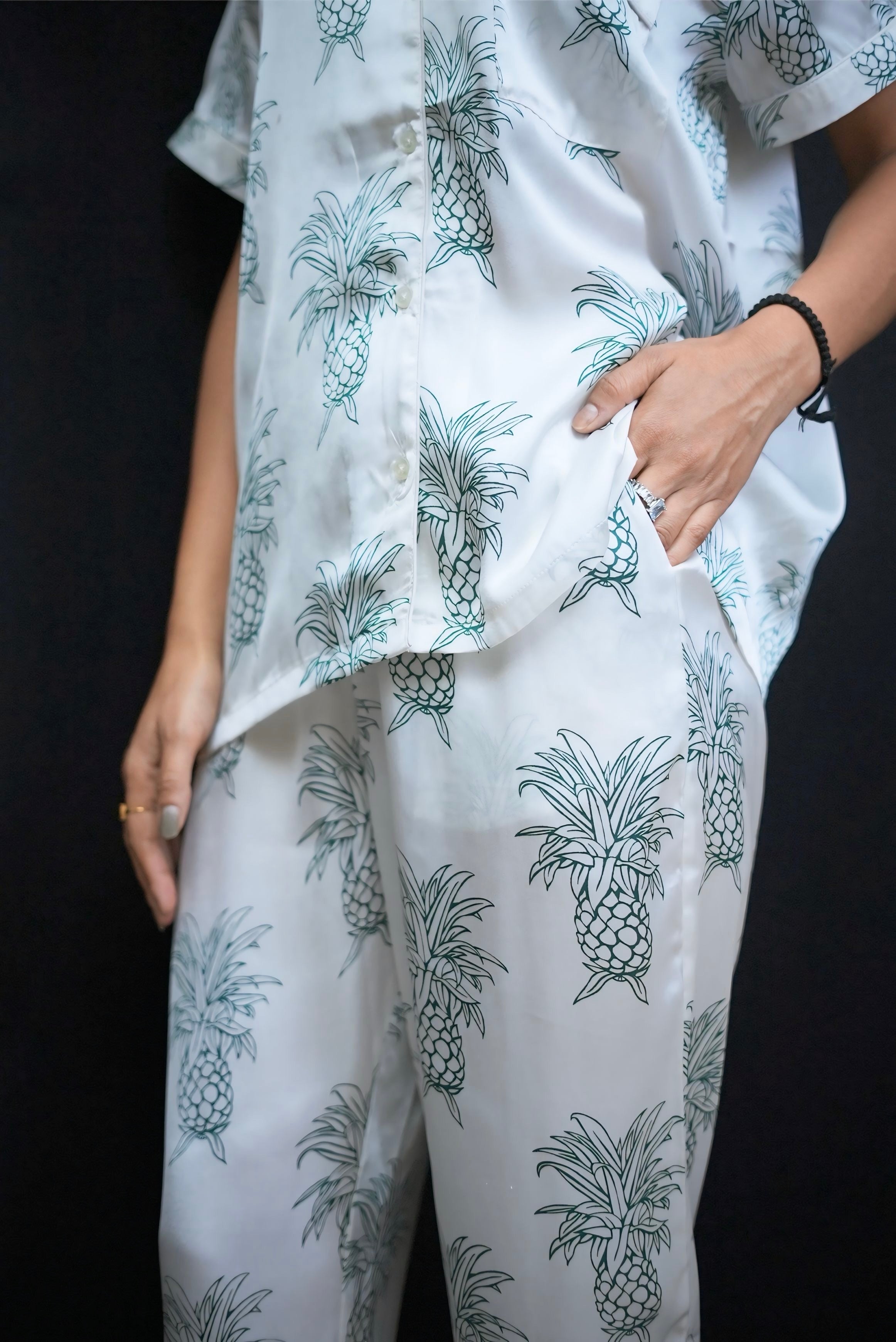 Pineapple Night set #011001