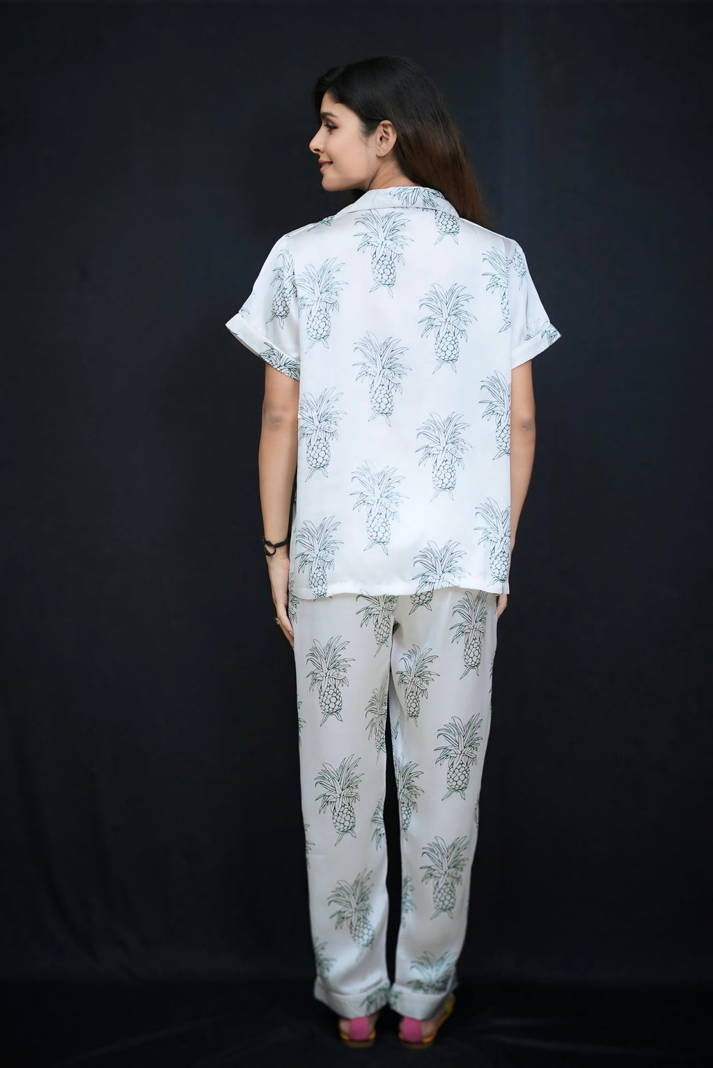 Pineapple Night set #011001