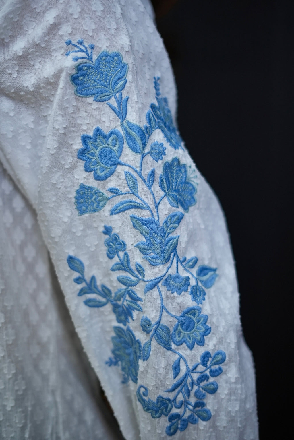 Ivory heavy embroidery top #290901