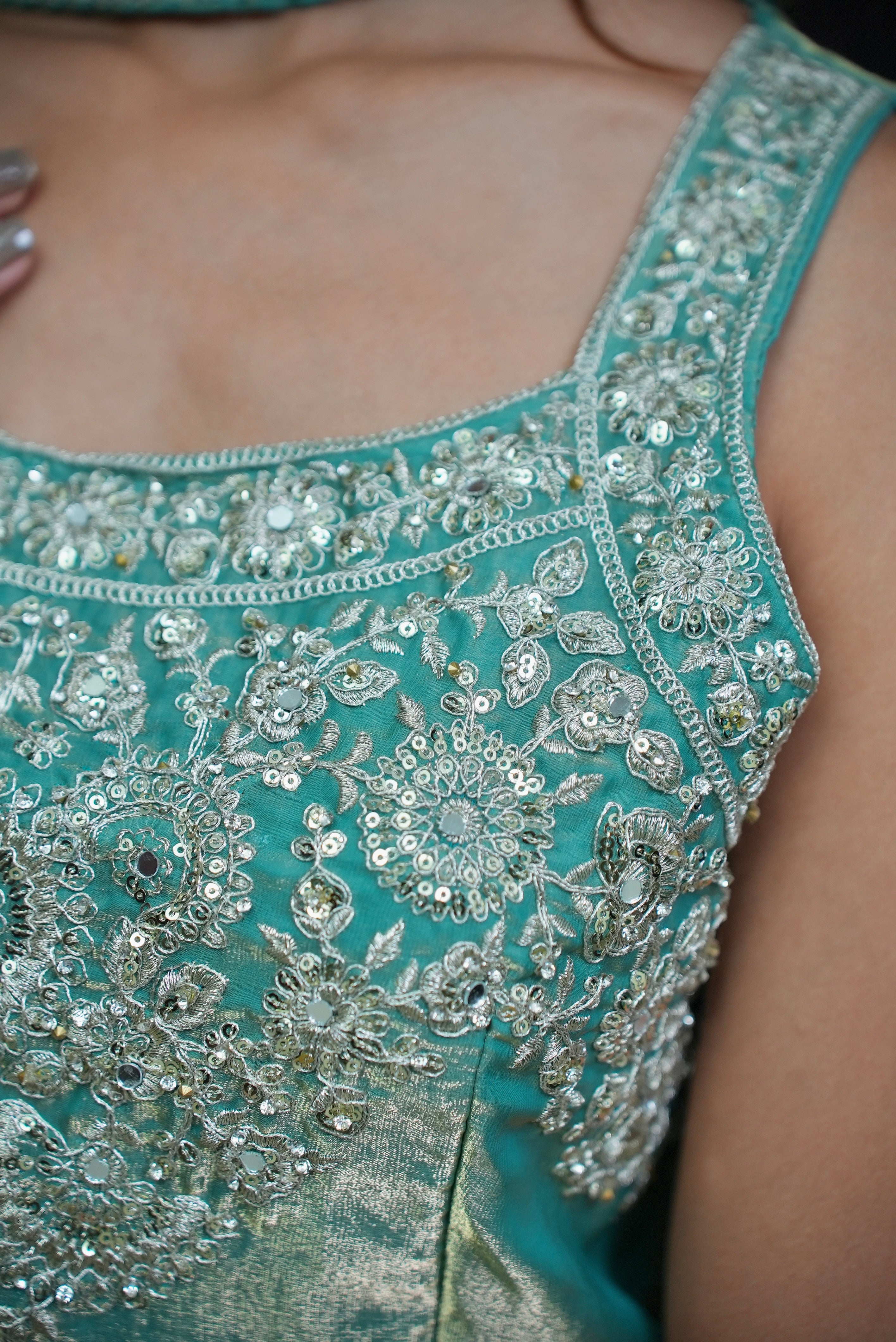 Green shimmer embroidery festival suit set #051003